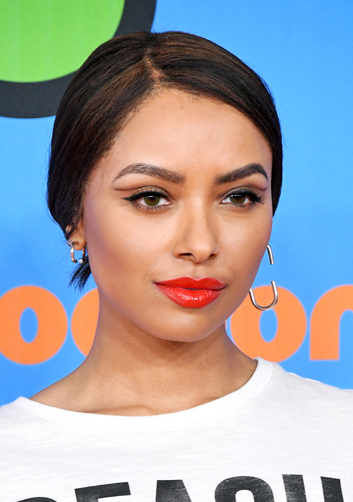 Kat Graham Gets Fierce With Graphic Liner at Kids' Choice Awards | E